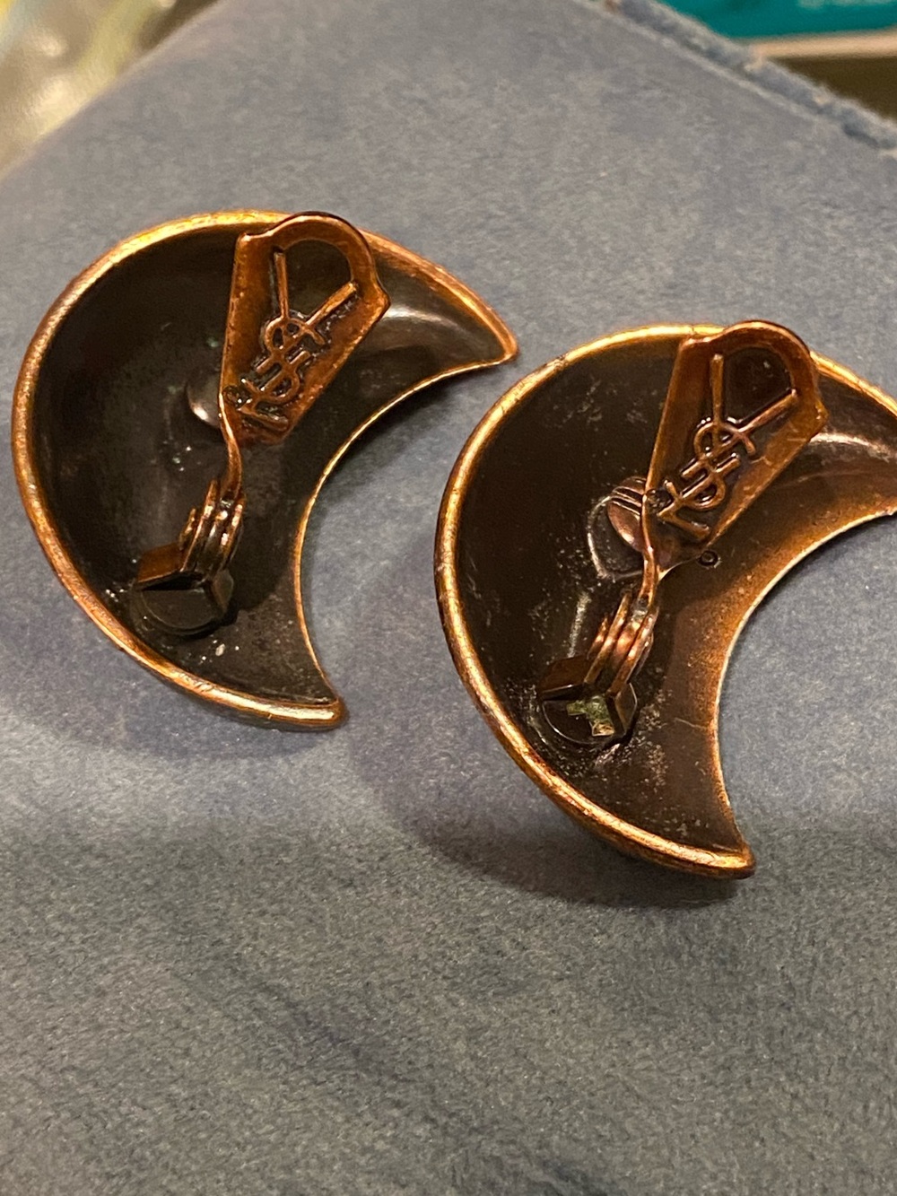 Vintage YSL Yves Saint Laurent Sculptural Crescent Moon Clip-On Earrings - Picture 3 of 6